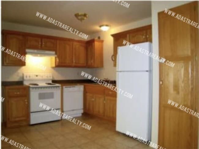 Building Photo - 306 N 9th St