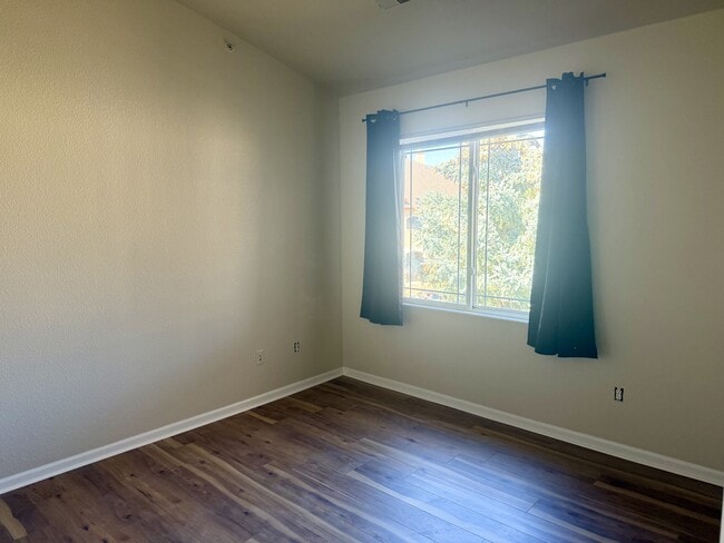 Building Photo - 9538 W San Juan Cir