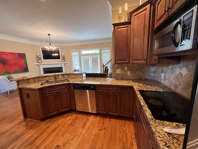 Building Photo - 2 bed 2.5 Condo- Great Location!