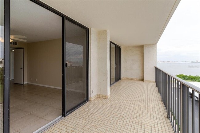 Building Photo - 100 Oakmont Ln