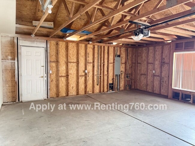 Building Photo - Beautiful Home in Copper Hills!