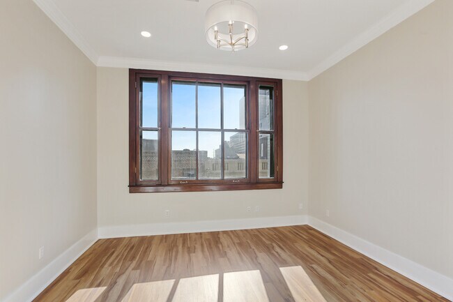 Bedroom 1 - 215 Decatur St