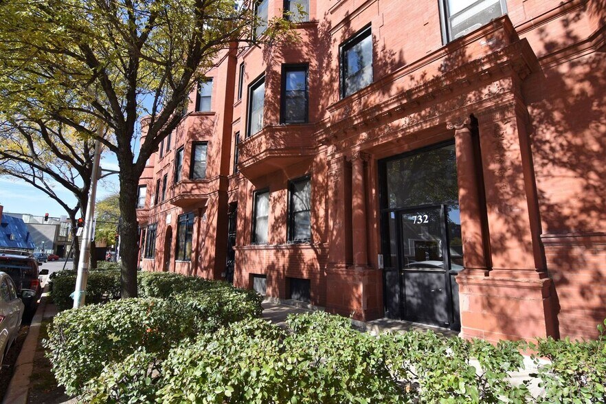 Building Photo - 3803 N Broadway