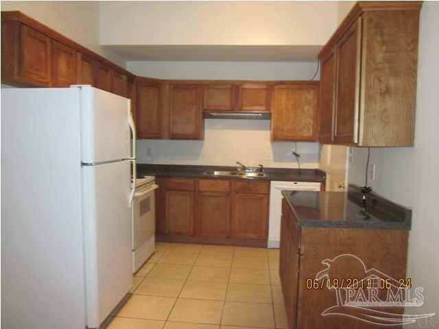 Building Photo - 3428 Riverside Dr