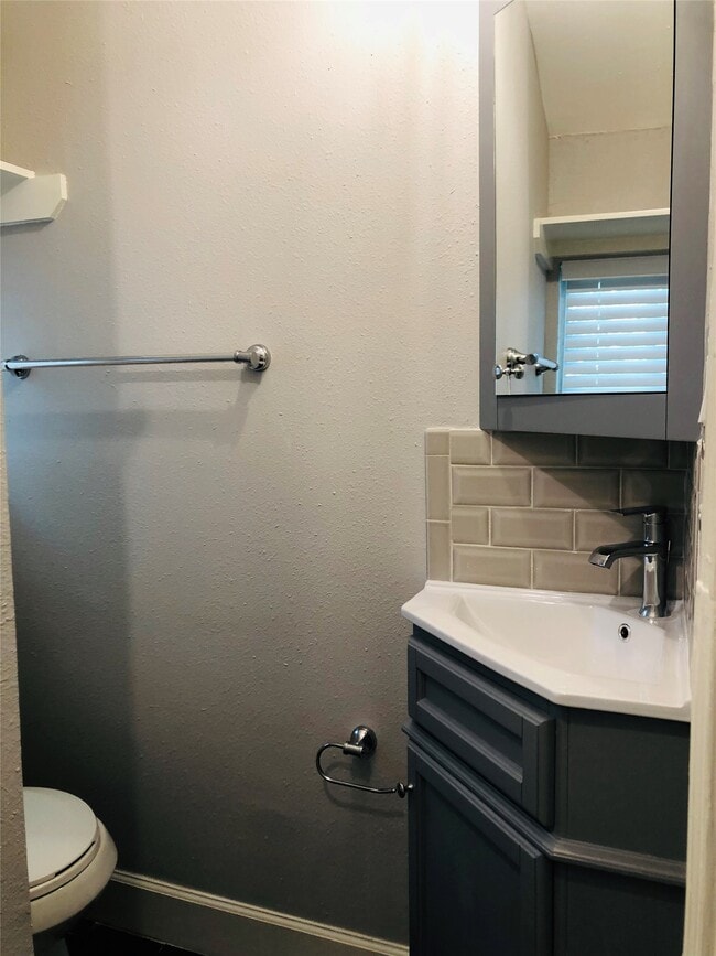 Building Photo - 734 McDaniel St