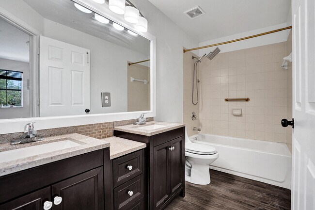 Building Photo - 3911 Shoma Dr