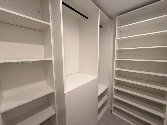 Building Photo - 151 Crandon Blvd