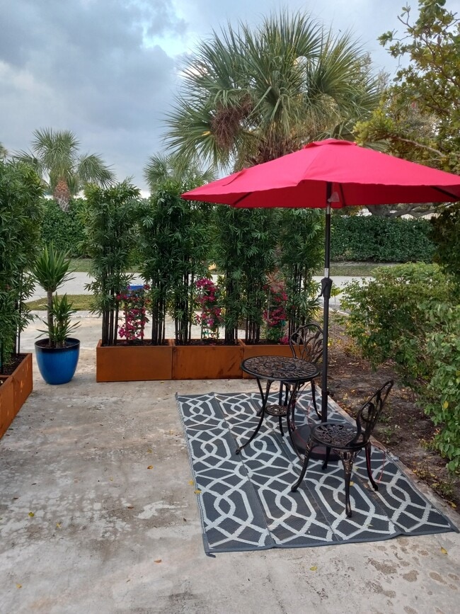 Primary Photo - 122 E 22nd Ct