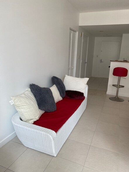 Building Photo - 335 S Biscayne Blvd