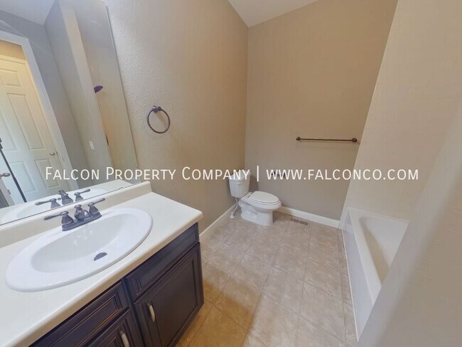 Building Photo - 7162 Laurel Cherry Ct