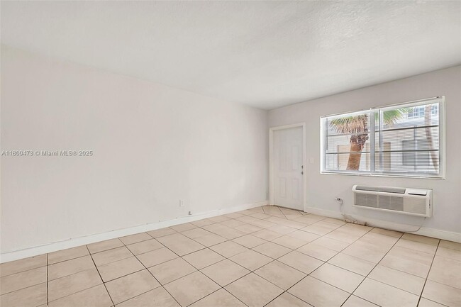 Building Photo - 6921 Rue Vendome