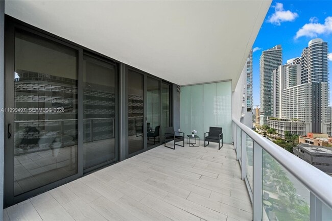 Building Photo - 1010 Brickell Ave