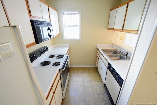 Building Photo - 224 Waterdown Dr