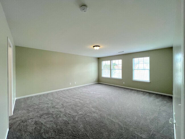 Building Photo - 291 Ranlo Ave