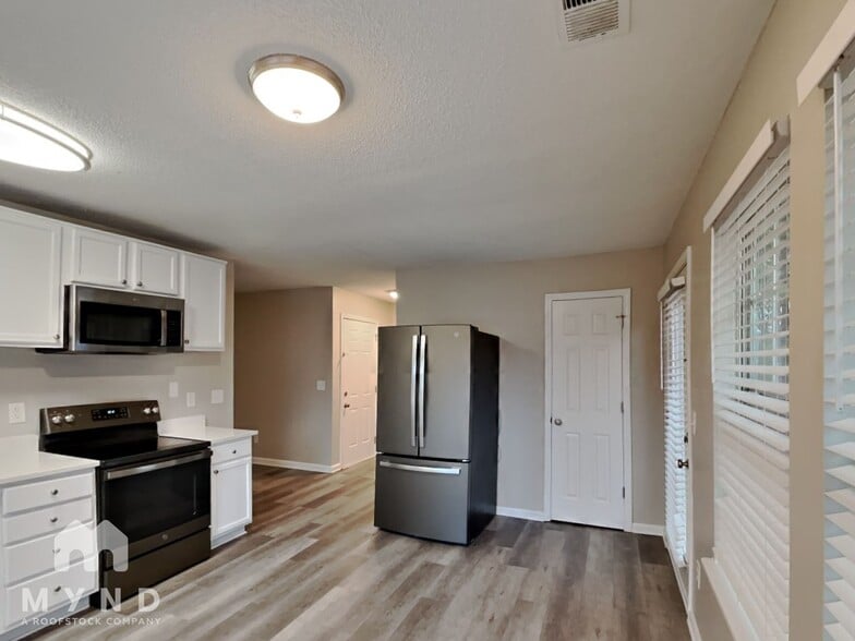 Building Photo - 7953 Lake Wind Ct