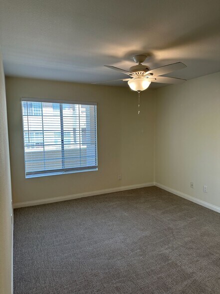 Second Bedroom - 5540 Owensmouth Ave