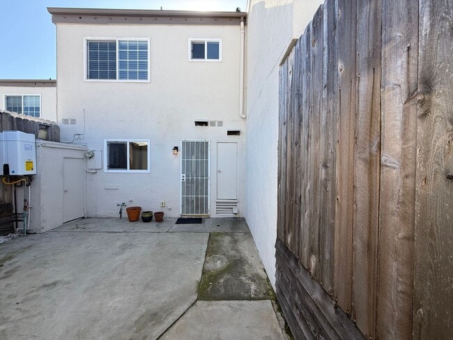 Building Photo - 4830 Argyle Dr