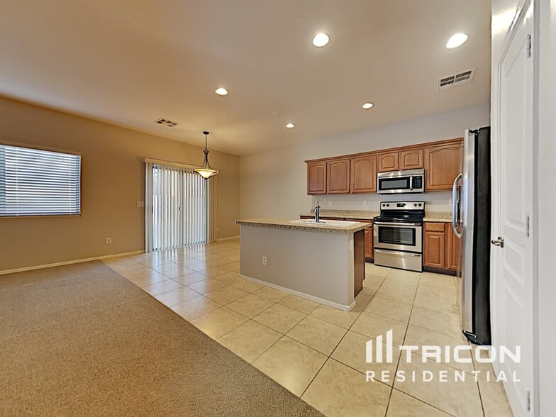 Building Photo - 23565 W Hidalgo Ave