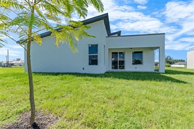 Building Photo - 1827 Embers Pkwy W