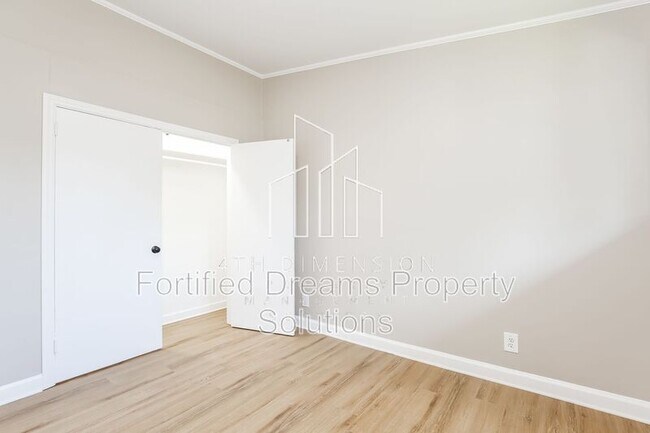 Building Photo - 511 Saunders Pl