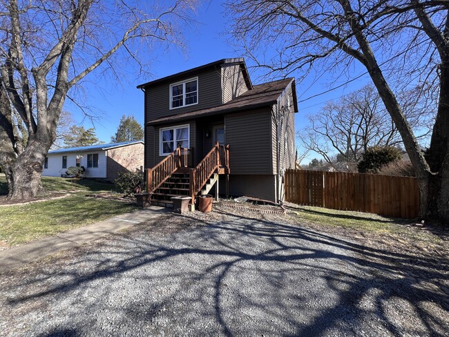 Building Photo - 116 Ridgeley Rd