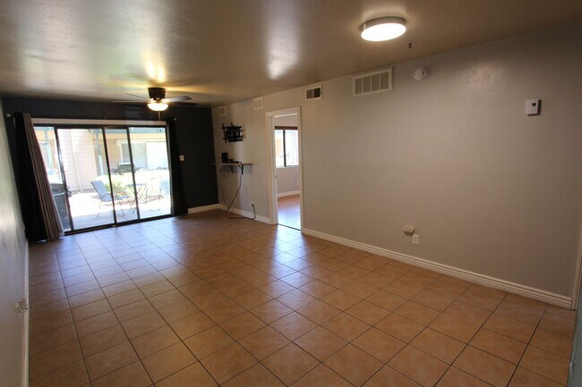 Building Photo - MOVE IN SPECIAL! Ground Level 2-Bedroom Co...