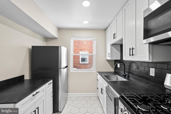 Building Photo - 1235 Alabama Ave SE