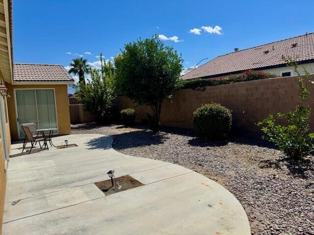 Building Photo - 47497 Lagoon Ct