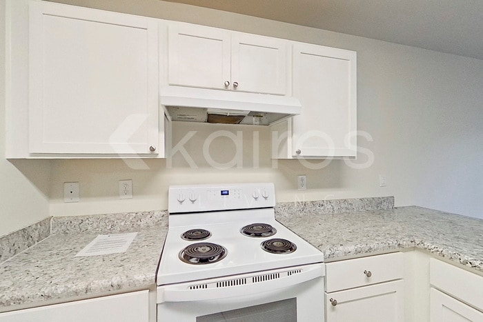 Building Photo - 5047 Sandy Hill Dr