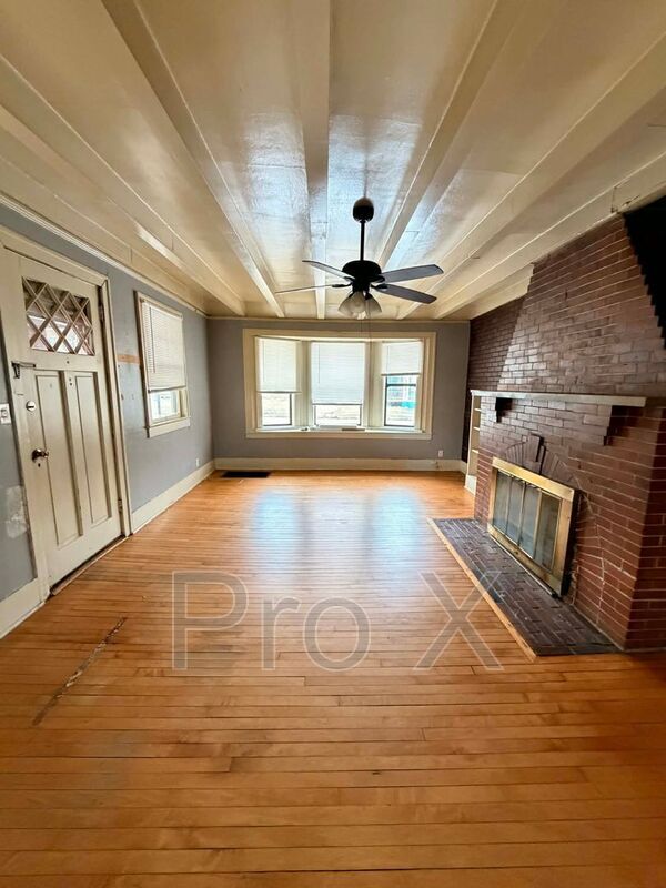 Building Photo - 401 S Jackson Ave