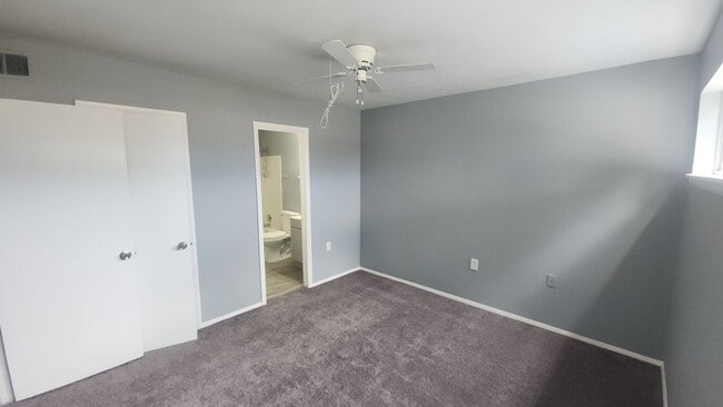 Building Photo - Large 2 Bed/2.5 Bath located on The Village Orlando