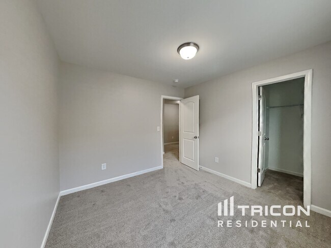 Building Photo - 1687 Parkside Meadow Dr