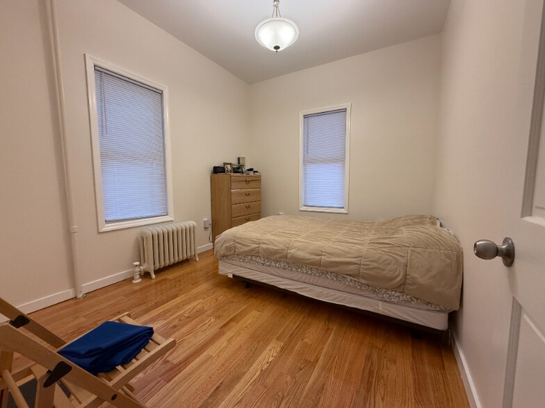 Building Photo - 180 Bay 26th St