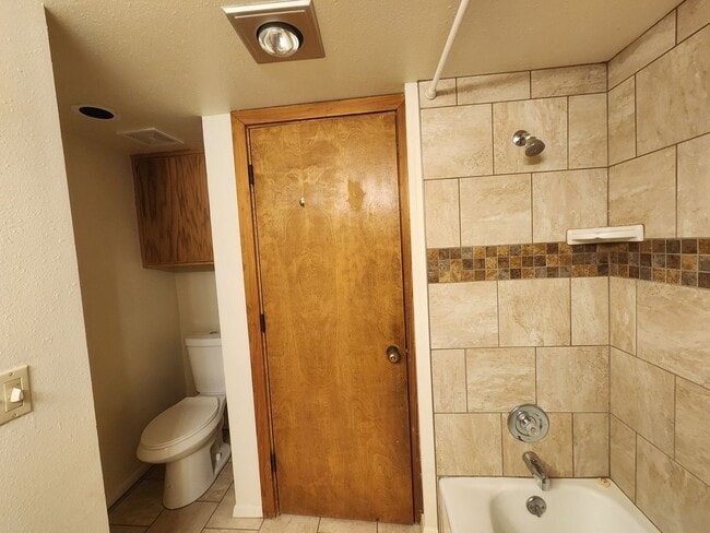 Building Photo - Pinon Condo