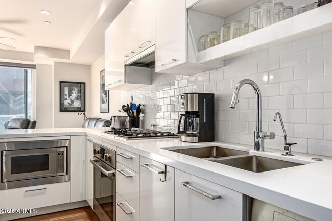 Building Photo - 4422 N 75th St