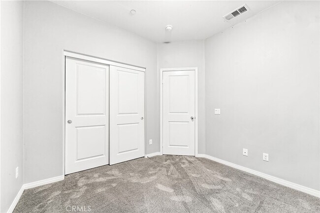 Building Photo - 6331 Pacific Wy