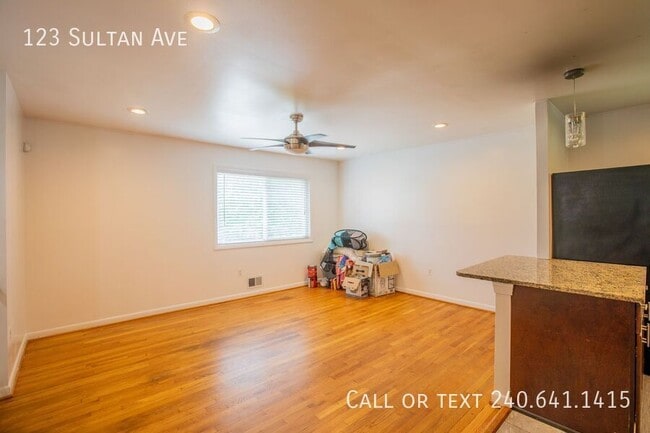Building Photo - 123 Sultan Ave