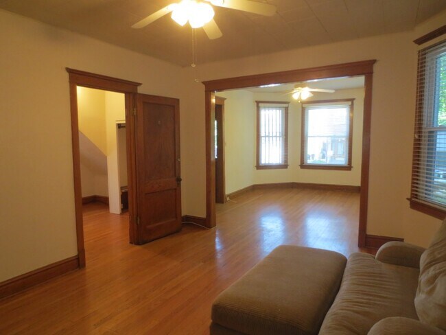 Building Photo - 1414 W Henderson St