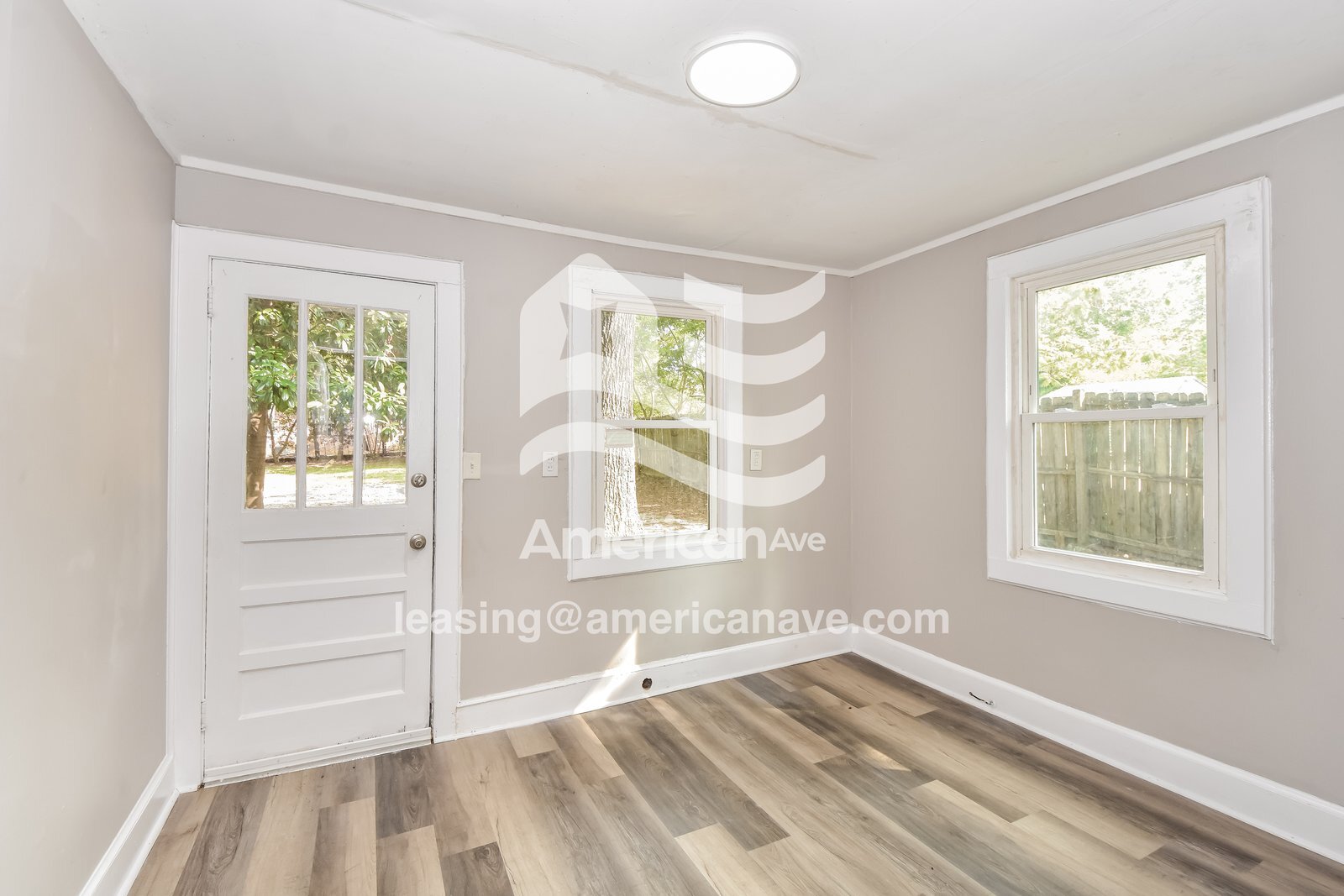 Building Photo - 302 Arbor Dr