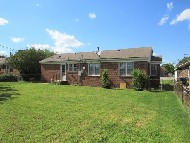 Building Photo - Welcome Home! 15% Discount for two months!!