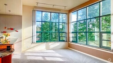 Building Photo - Penthouse condo in the ideal location in t...