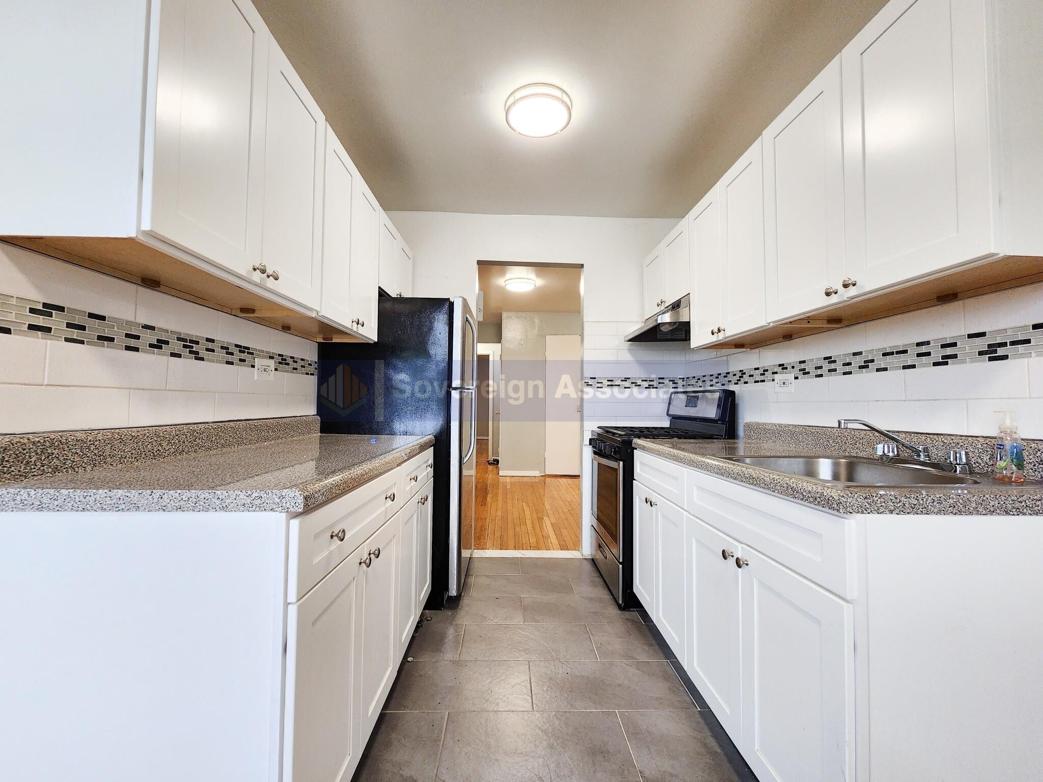 Building Photo - 210 W 251st St