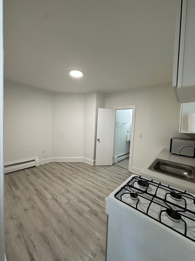 Building Photo - 176 Pearl St