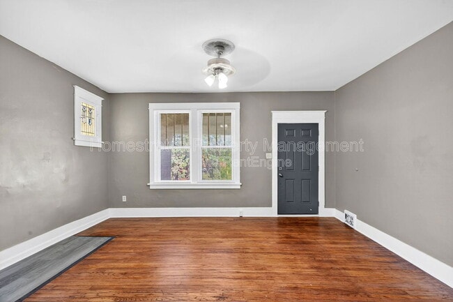 Building Photo - 2330 Hord Ave