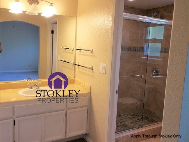 Building Photo - 517 Mesa Verde Pl