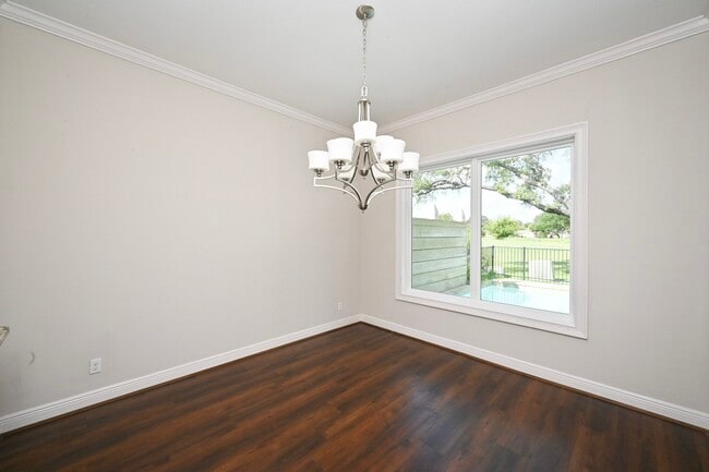Building Photo - 414 Fox Briar Ln