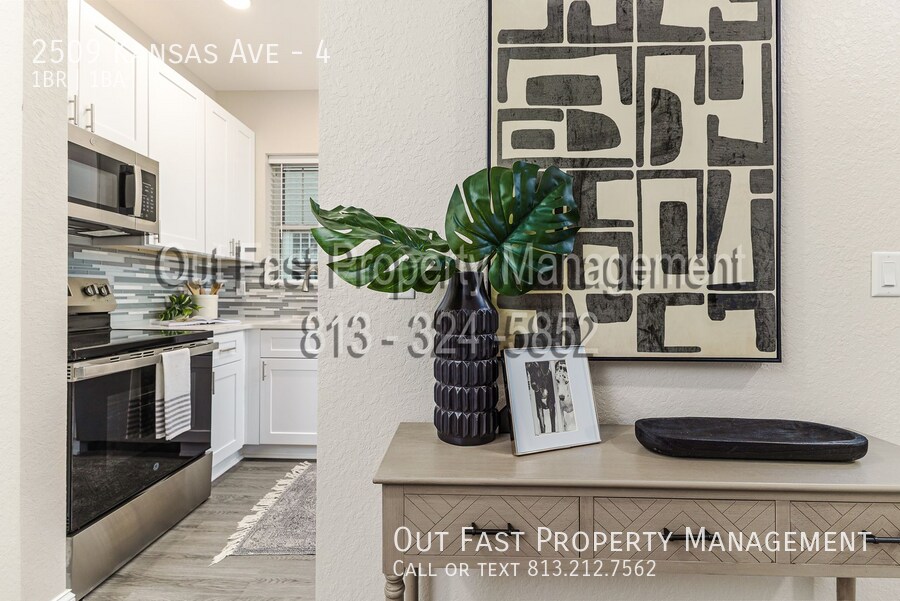 Building Photo - 2509 W Kansas Ave