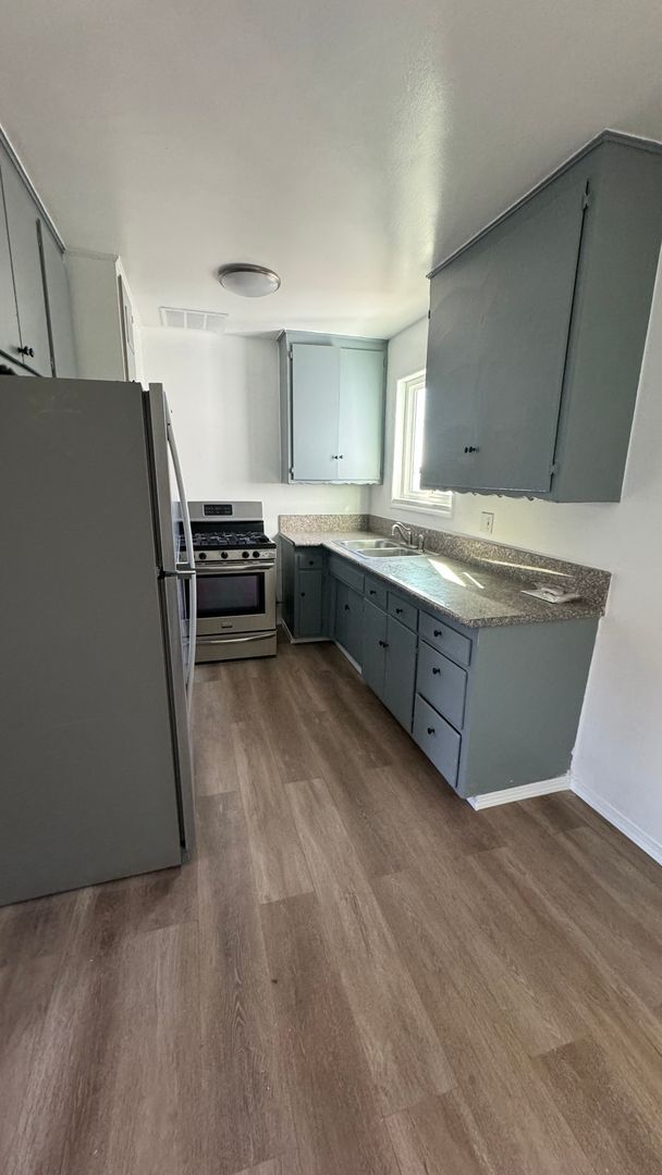 Interior Photo - Maclay, 13222-13226