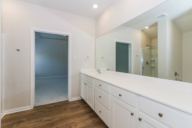 Building Photo - 8204 Sunberry Shadow Dr