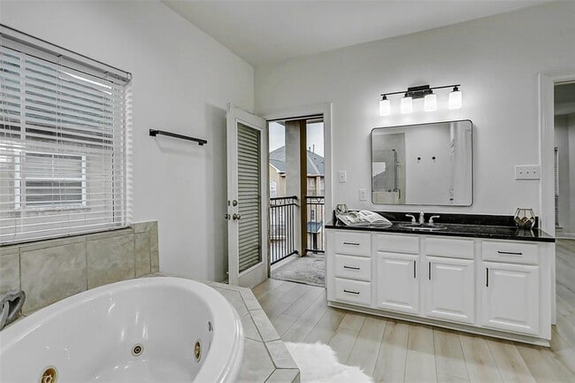 Building Photo - 5 Versante Ct